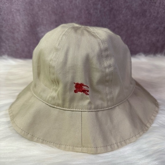 BURBERRY kids reversible classic plaid hat - Picture 9 of 9